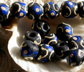 set/4 Krobo TRADE BEADS - Handelskralen uit Ghana - Glas - ca 11 mm - Zwart Kobalt Blauw Off-White