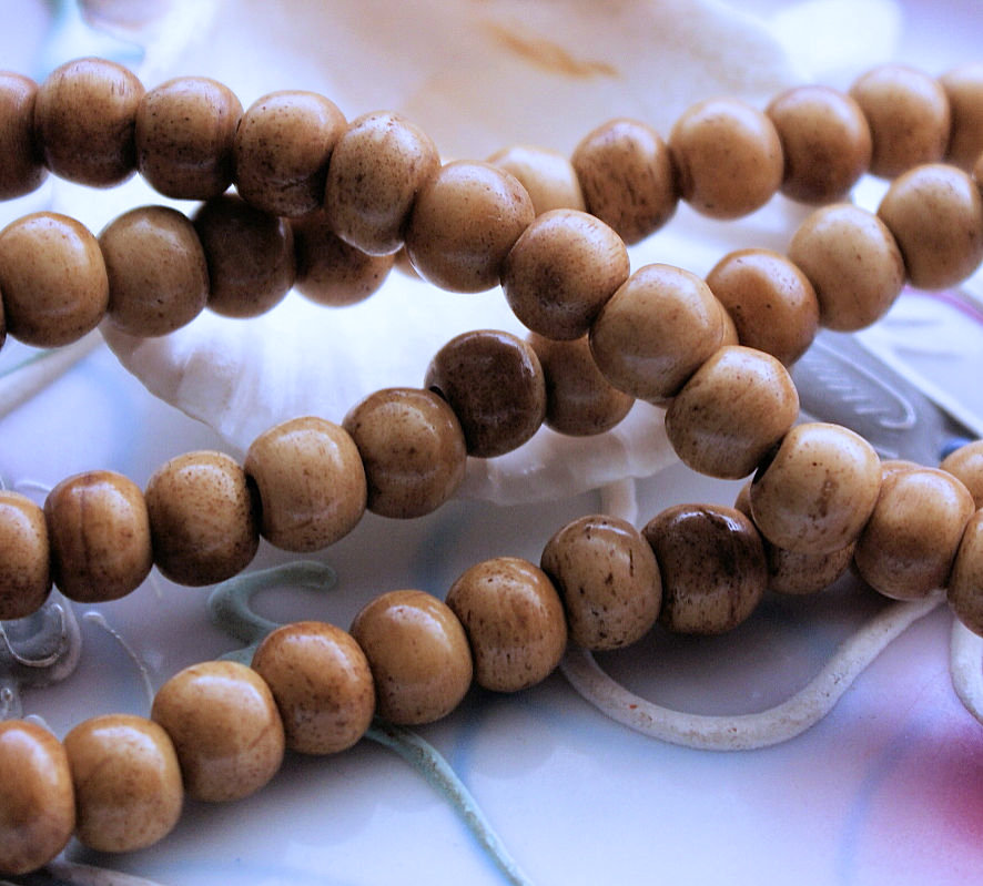 Yak BONE:  set/5 beads - Round Flat - 8,5x6,5 mm - Warm Beige/Camel