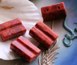 1 Bead: 2-way divider - Red Sponge Coral - 18x13 mm