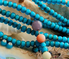 set/20 ANTIEKE TRADE BEADS Handelskralen: Afrika Europa - White Heart - ca 6 mm - Aqua Blauw