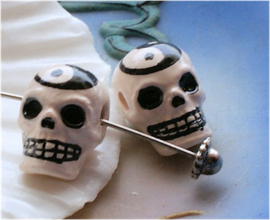 1 Bead: Ceramic - Yin Yang Skull - 18mm