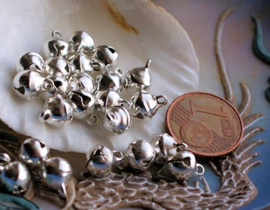 set/10 Charms: Gipsy Tinkling Bells - 8x6 mm - Silver Tone