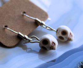 C&G Earrings: White Howlite Skulls