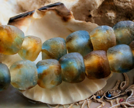 set/2 TRADE BEADS - Handelskralen uit Ghana - ca 13-14 mm - Amber Blauw Groen