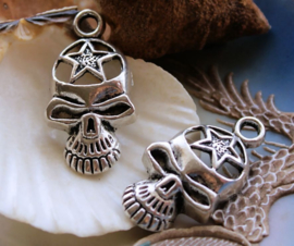 1 Pendant: Pentagram Skull - 38 mm - Antique Silver Tone