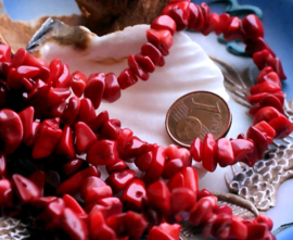 set/30 beads: Coral - Chips - approx 5-10 mm - Red