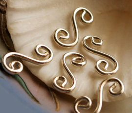 set/5 Connectors/Charms: Curled S-Shape - 18 mm - Silver tone