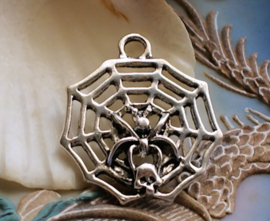 Pendant: Spider and Skull in Web - 33 mm - Antique Silver tone