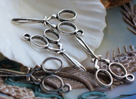 set/3 Charms: Scissors - 30 mm - Antique Silver tone Metal