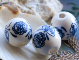 1 Large Bead: Chinese Porcelain - Longevity Symbol- 20 mm - Blue White