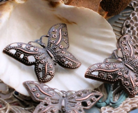 1 Charm/Pendant: Filigree Butterfly - 33 mm - Antique Copper/Bronze tone
