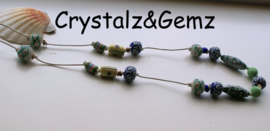 C&G Ketting: Afrikaanse Kralen & Tradebeads aan leren veter