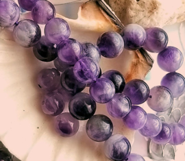 set/5 beads: Beautiful Amethyst - Round -  8 mm - light shades of Lilac Purple
