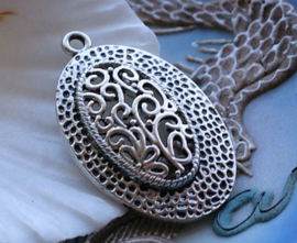 Beautiful Filigree Pendant: 38x24 mm - Antique Silver Tone