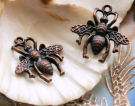 1 Charm: Honey Bee - 26x25 mm - Antique Copper Tone