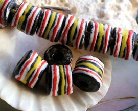 set/3 Grote Krobo TRADE BEADS - Handelskralen uit Ghana - Glas - ca 13x11 mm - Zwart Wit Rood Geel