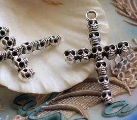 Pendant: Cross with Skulls - 41 mm - Antique Silver Tone
