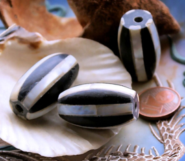 1 beautiful large bead made from Bone + Mother of Pearl - 27x15 mm - Black White luster