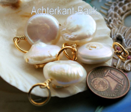 1 Pendant: Mary on a Pearl - approx 27 mm - Gold tone