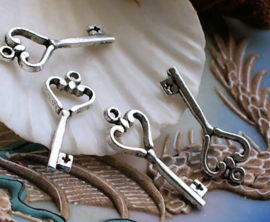 set/5 Charms: Heart Key - 27 mm - Antique Silver tone metal