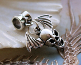 1 Pendant: Skull with Bat/Vampire Wings - 27 mm - Antique Silver tone