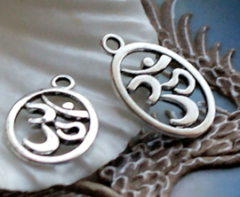 set/2 Charms: Ohm Aum Symbol - 22x14 mm - Antique Silver Tone