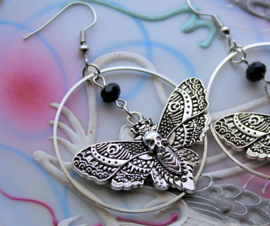 Paar Oorbellen: Doodshoofd-Vlinder in Cirkel - Antiek Zilver kleur