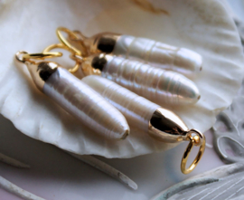 1 Pendant: Freshwater Pearl - 35-36 mm - Gold tone