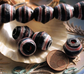 set/3 Grote Krobo TRADE BEADS - Handelskralen uit Ghana - ca 15x15 mm - Zwart Rood Wit