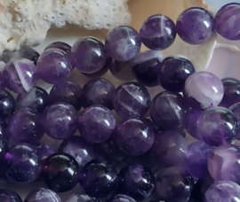 set/5 beads: beautiful Amethyst - Round -  8,5 mm - Shades of Purple
