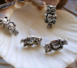 1 Pair of OWL Ear-Studs/Earrings - Antique Silver Tone