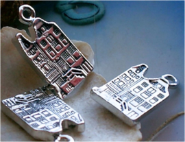 1 Charm Netherlands: Amsterdam Canalside Houses - 21 mm - Silver Tone