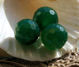 1 large Bead:  Agate - Round Faceted - 14 mm - Jade-Green