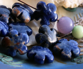 1 bead: FLOWER - 14 mm - beautiful Sodalite - Indigo-Blue