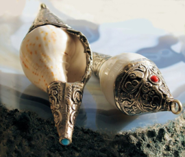 Pendant: large Sacred Conch Shell in beautiful hand-crafted Antique Silver-tone metal