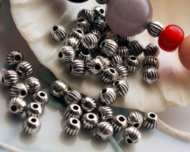 set/25 beads: Round Ribbed  - Spacer - 3,5 mm - Antique Silver tone Metal