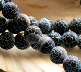 set/6 beads: Dragon Scale Agate - Round - 7,8 mm - Frost - Black Gray & White