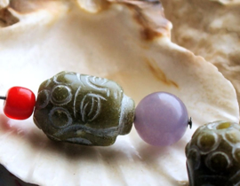 1 large Carved Bead: Buddha -  Xiu Jade - 18x13,5 mm - Groen
