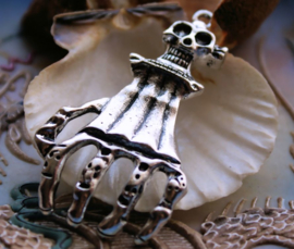 Large Pendant: Skeleton Skull Hand - 63 mm - Antique Silver Tone