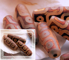 1 large Tibetan DZI Prayerbead: 9 Eyes Bead - Agate - approx 30 mm