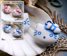 1 charm:  Kitty Cat - Acrylic - 22x19 mm - White Pink or White Blue