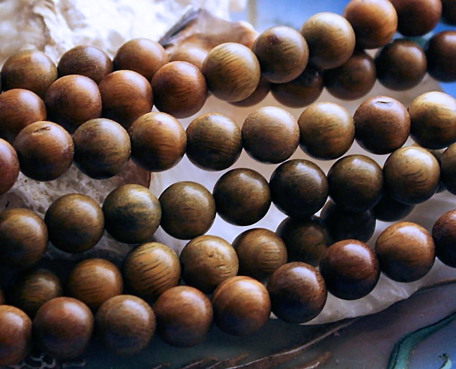 set/15 beads: Sandalwood - 8 mm