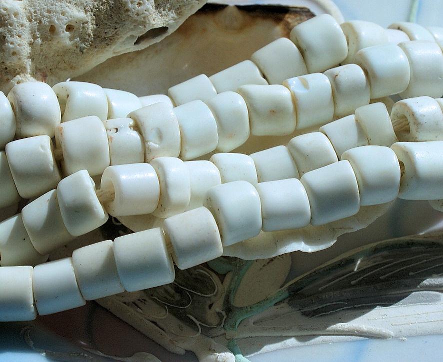 set/80-110 (strand 55+ cm) ANTIQUE Porcelain TRADE BEADS: Nigeria Goomba - 8 mm - Off White