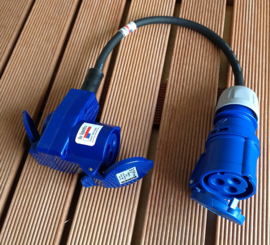 CEE 16A verloop adapter met extra wcd 230V