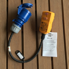 mobiele aardlekschakelaar 30mA CEE 16A aansluiting 230V