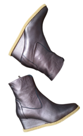 Brons sleehak bootje