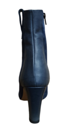 Blauw suède laarsje