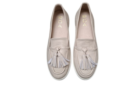 Creme loafer