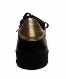 Zwart leren sneaker