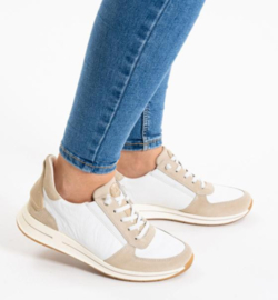 Easy to go sneaker